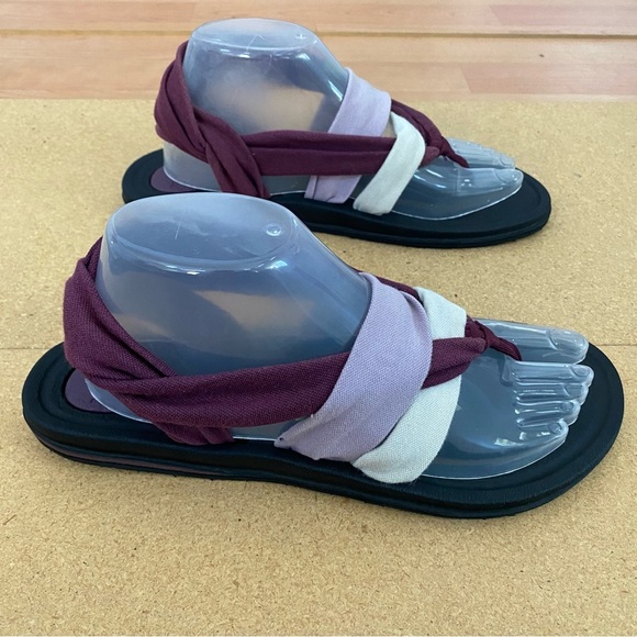 Sanuk Women's Elastic Strap Purple Cream & Black Sandal Size 10 - Picture 1 of 7